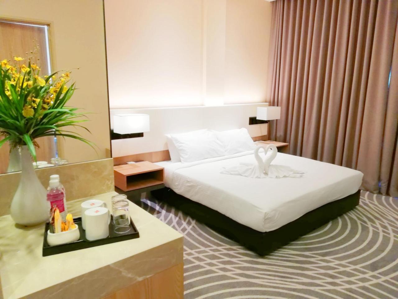 Upper View Regalia Hotel Kuala Lumpur Exterior foto